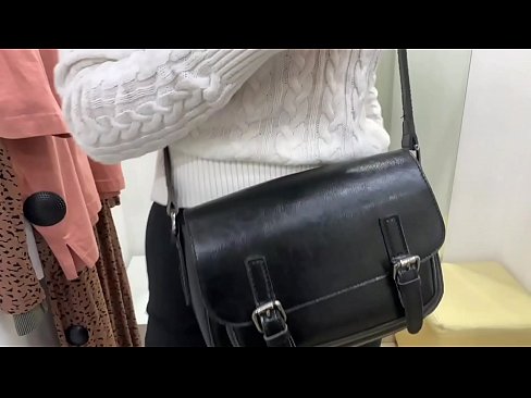 ❤️ Фитинг бөлмөсүндө жаш канчык FeralBerryди дилдо менен коомдук мастурбациялоо ️❌ Шлюздер боюнча порно ky.https-tubsexer.ru ❌️